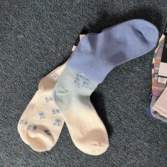 NWT 3 pair of gap crew socks & 3 no show socks for girls shoe size 10-12 - Picture 6 of 13